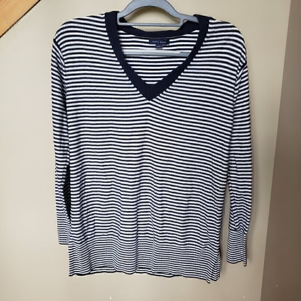 Tommy Hilfiger Ribbed Pullover Sweater Sz M Navy White fine striped like NEW